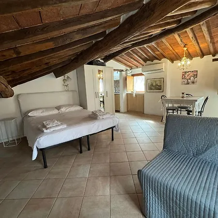 Apartment La Casa Del Galletto - At The Of The *